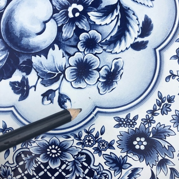 Daher Decorated Ware Round Metal Tray - Blue White Fruit Floral Made in England - Picture 10 of 12